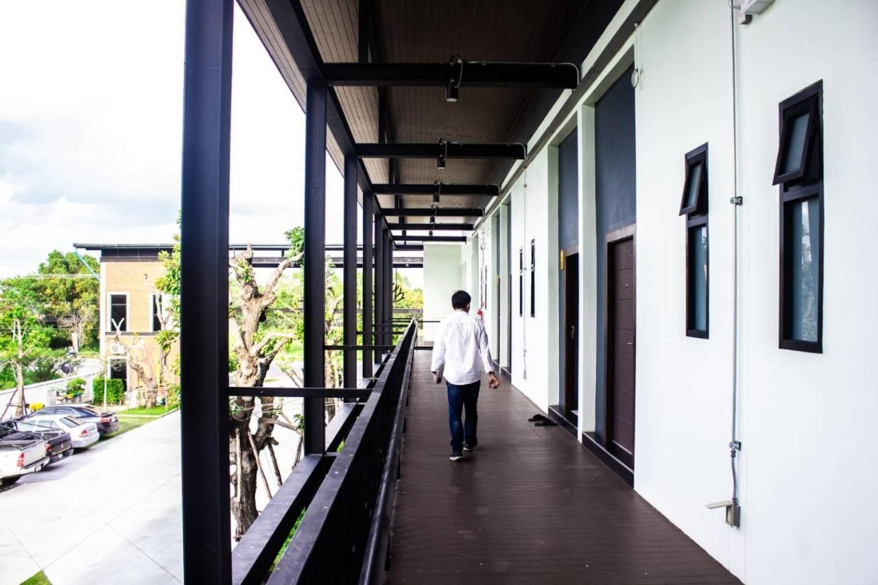 De Vine House Hotel Roi Et Exterior foto