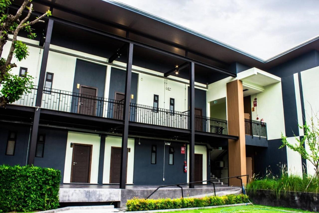De Vine House Hotel Roi Et Exterior foto