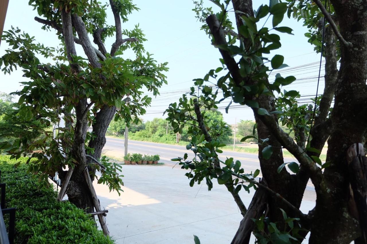 De Vine House Hotel Roi Et Exterior foto